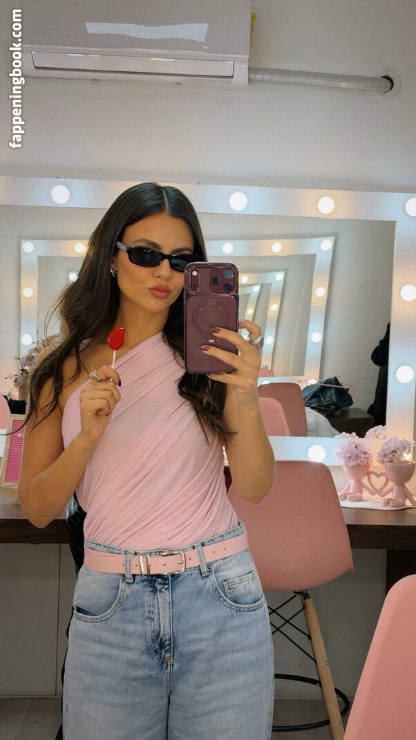 Victoria Justice Onlyfans Nude Leaked Photos photo leak 6 of 50