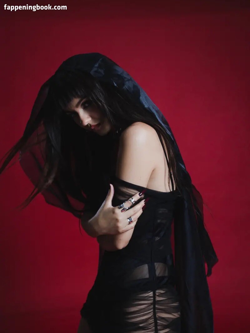Victoria Justice Onlyfans Nude Leaked Photos photo leak 31 of 50