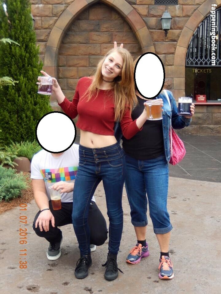 Sydney Poniewaz Onlyfans Nude Leaked Photos photo leak 38 of 49