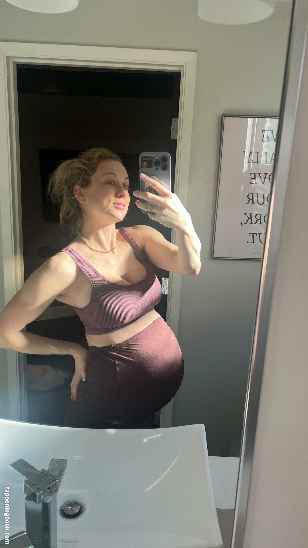 Iliza Shlesinger Onlyfans Nude Leaked Photos photo leak 20 of 50