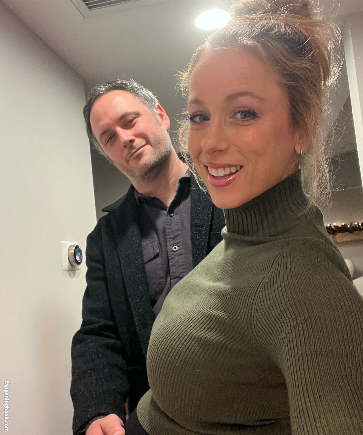 Iliza Shlesinger Onlyfans Nude Leaked Photos photo leak 23 of 50