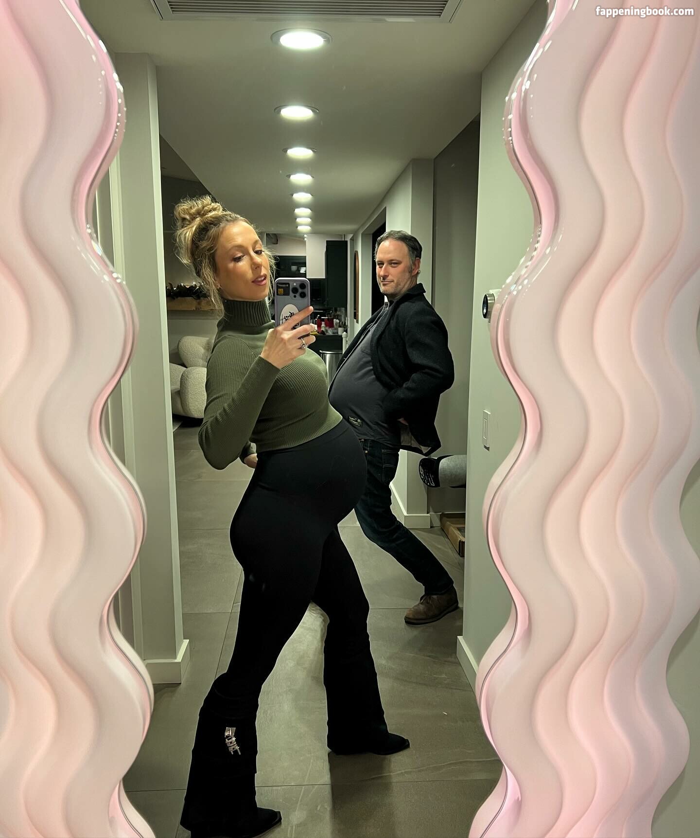 Iliza Shlesinger Onlyfans Nude Leaked Photos photo leak 25 of 50