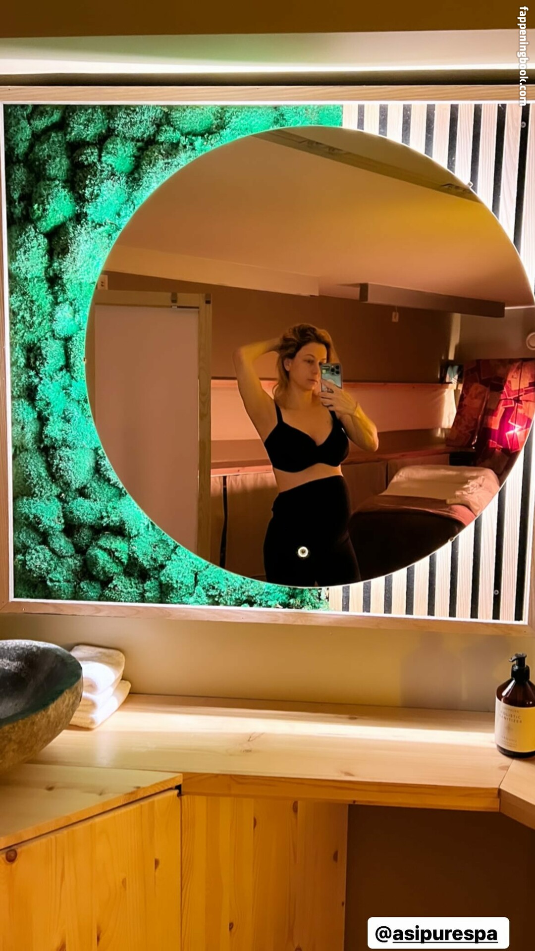 Iliza Shlesinger Onlyfans Nude Leaked Photos photo leak 26 of 50