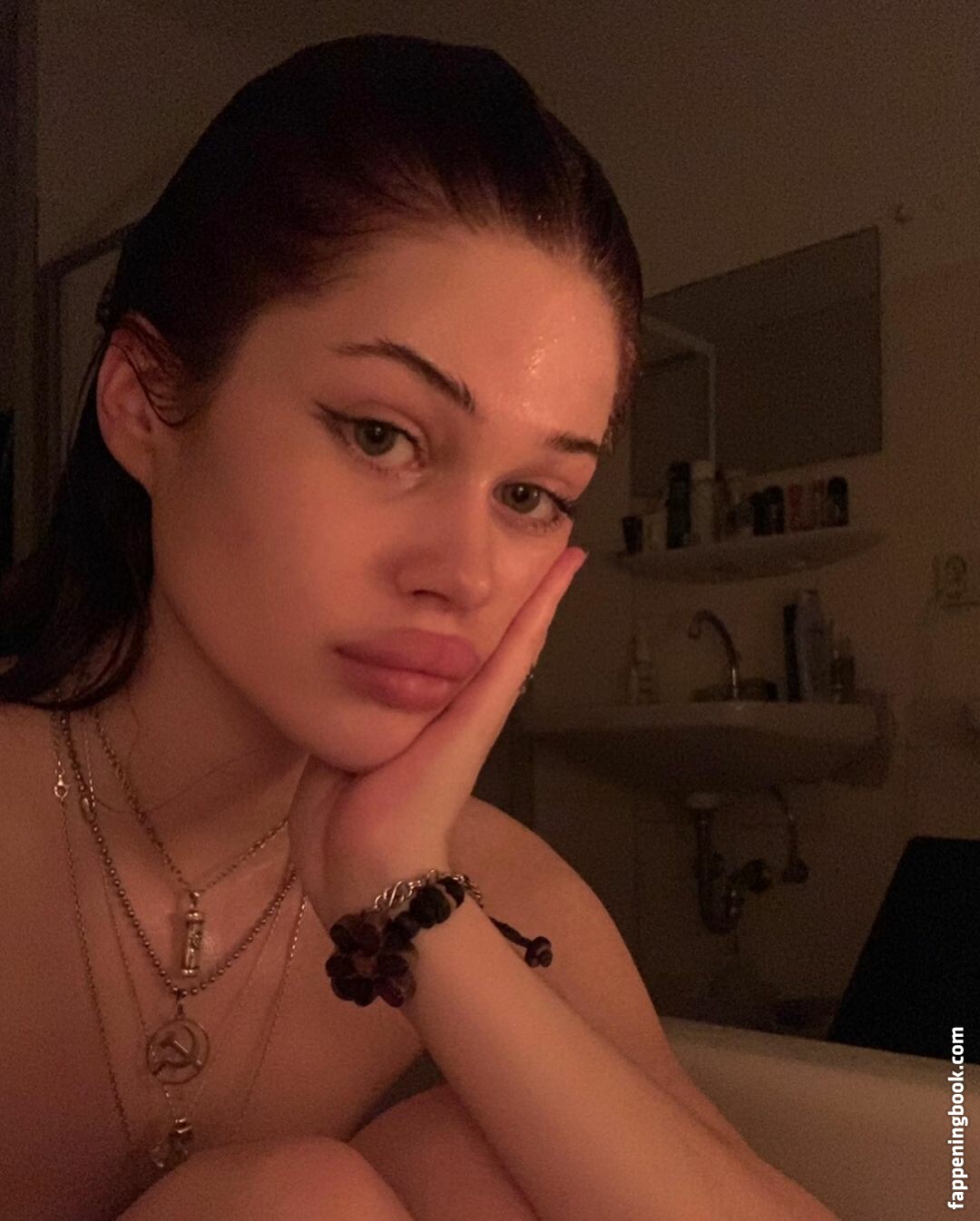 Ariane Ganz Onlyfans Nude Leaked Photos photo leak 24 of 31