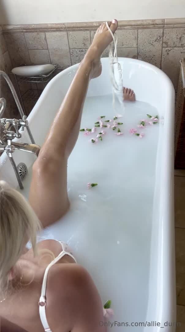 Allie_Dunn OnlyFans Nude Leaks photo leak 490 of 2341