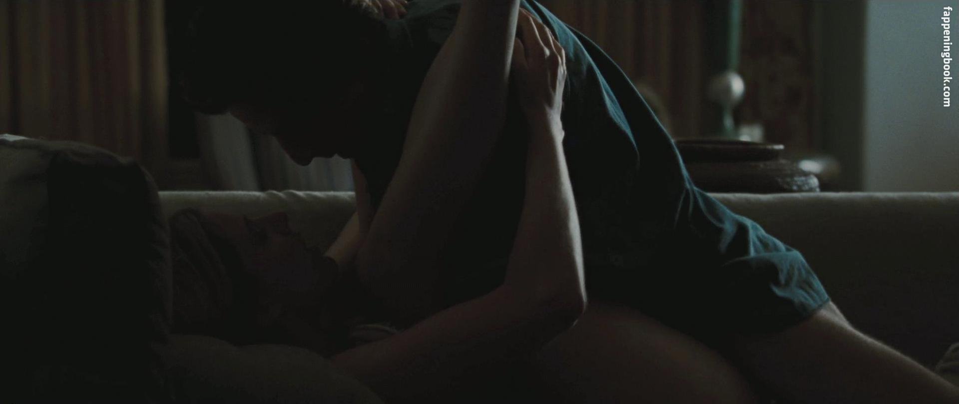 Greta Gerwig Onlyfans Nude Leaked Photos photo leak 39 of 48
