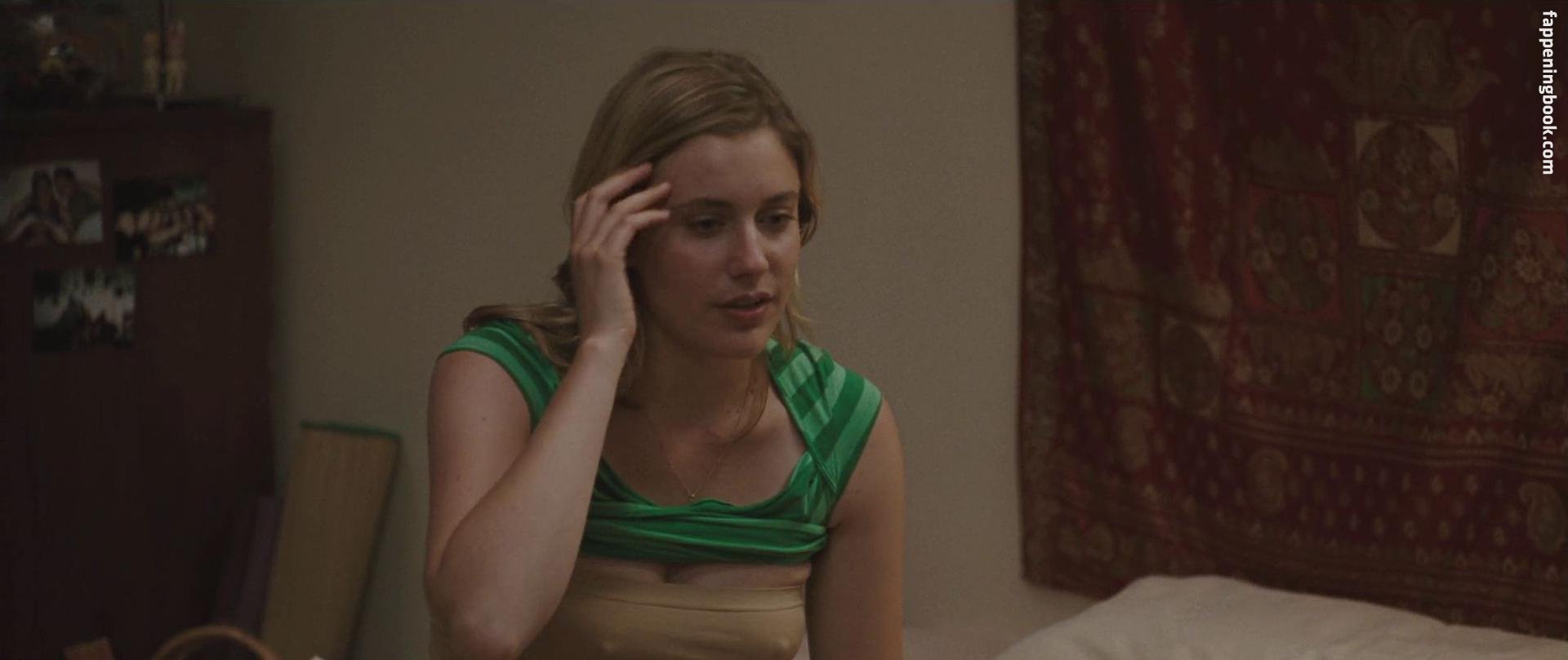 Greta Gerwig Onlyfans Nude Leaked Photos photo leak 40 of 48