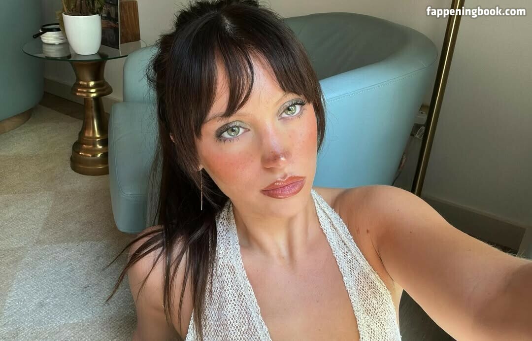 Riley Hubatka Onlyfans Nude Leaked Photos photo leak 2 of 50