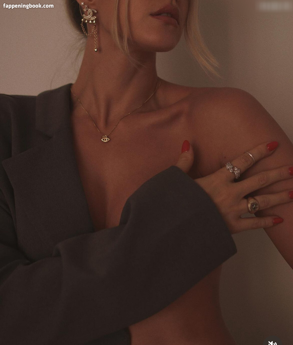Sarah Harrison Onlyfans Nude Leaked Photos photo leak 36 of 50