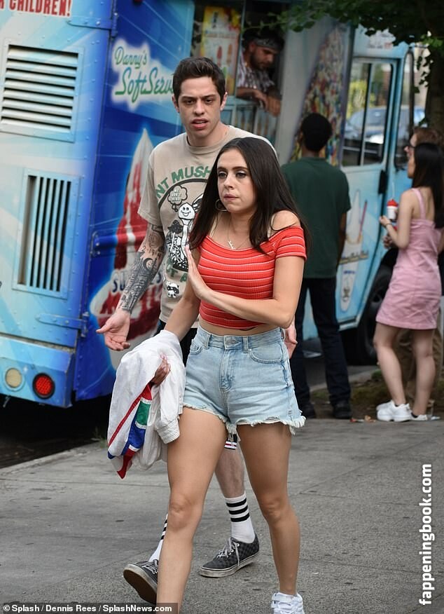 Bel Powley Onlyfans Nude Leaked Photos photo leak 35 of 49
