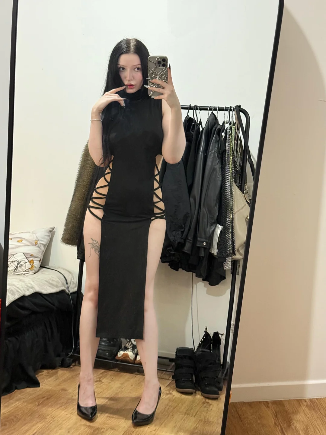 f4m-i-hope-i-look-good-in-this-positions-v0-q56ks89gim6g12bd6e7f0100e84cb.md.webp