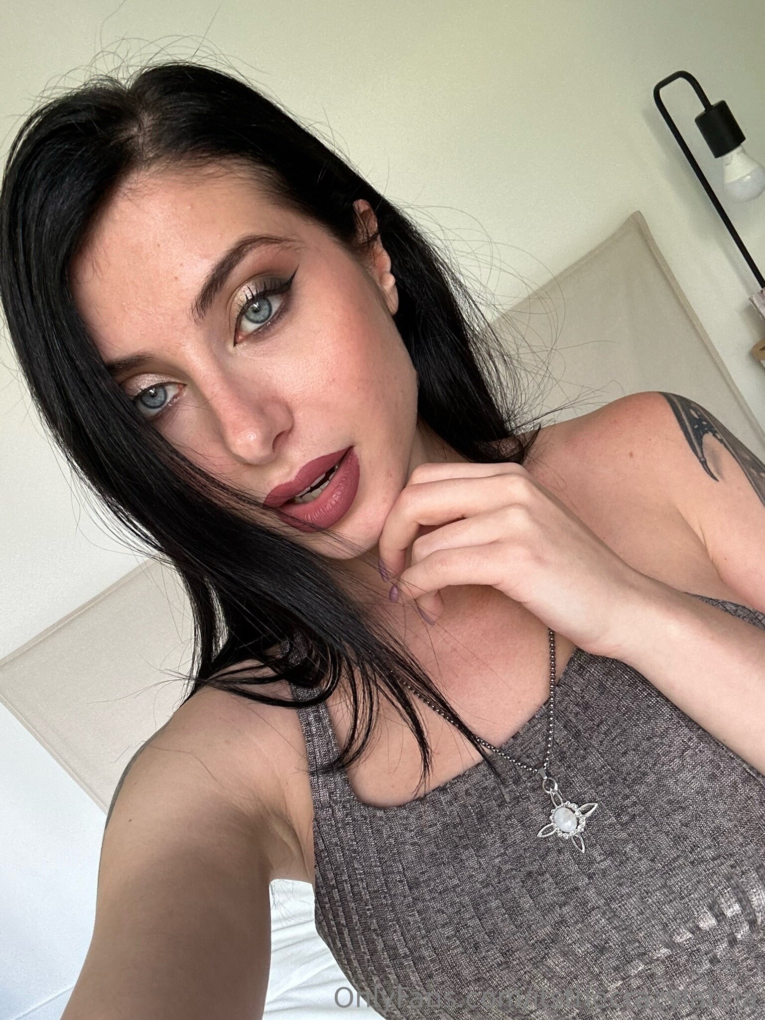 1536x2048_5f3934500d77b51581e569c23b251cc4e8d178949b09c93c.md.jpg