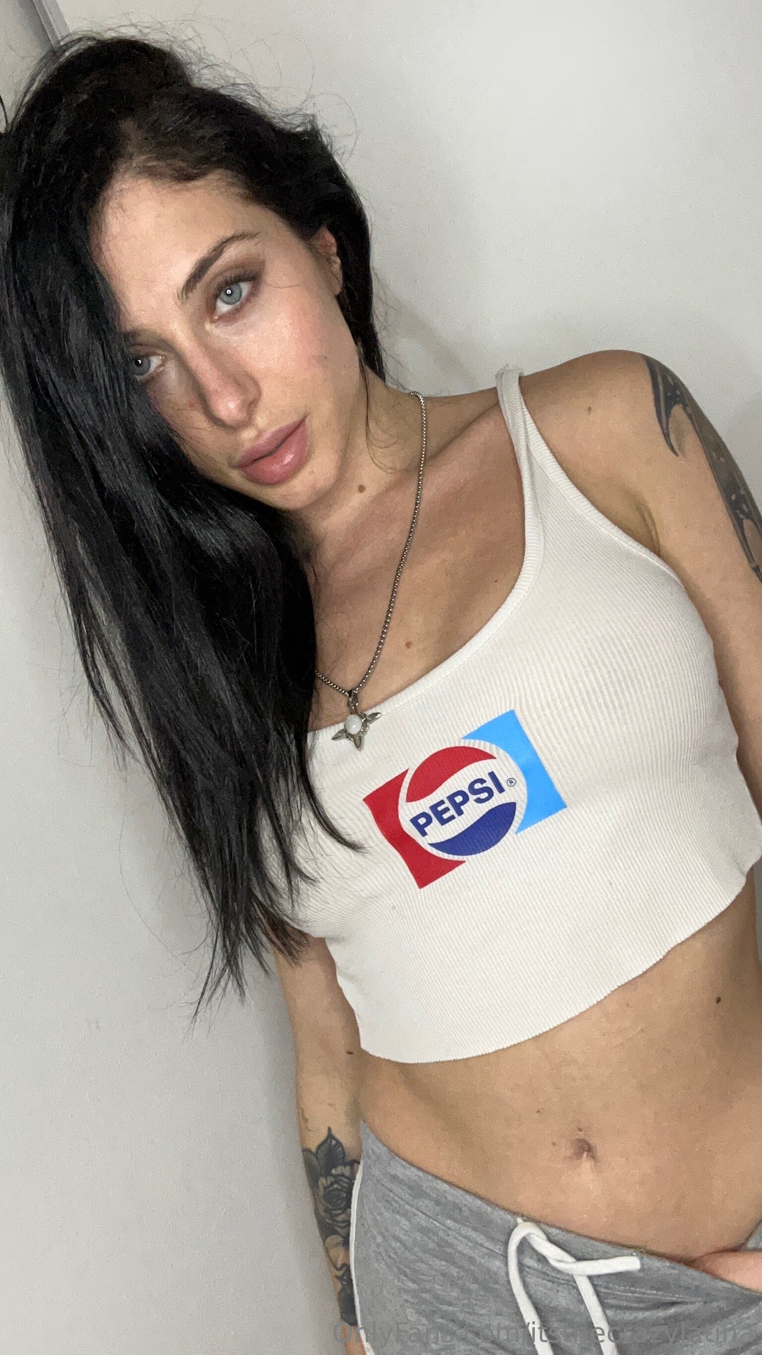 1536x2731_911c4a602305474a54419b71e268f2dbdaf3d32a9701475d.md.jpg