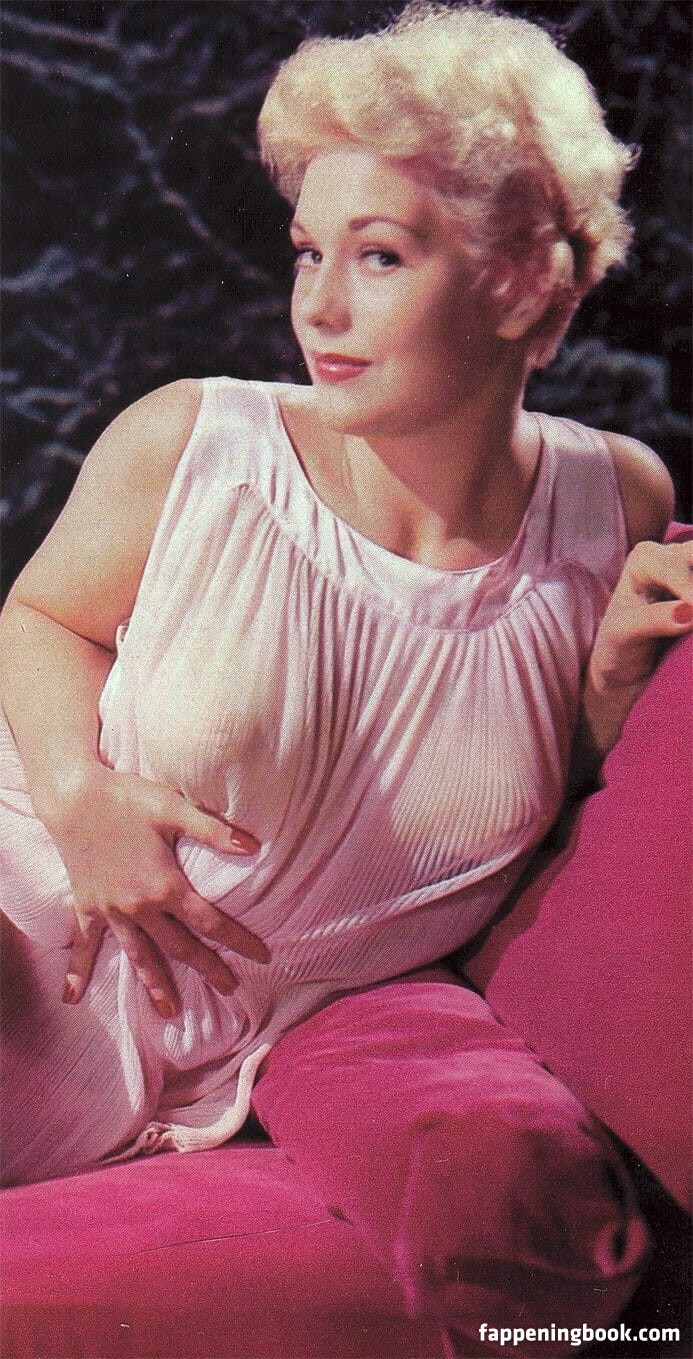 Kim Novak Onlyfans Nude Leaked Photos photo leak 16 of 40