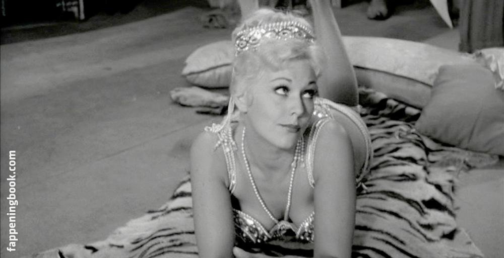 Kim Novak Onlyfans Nude Leaked Photos photo leak 36 of 40