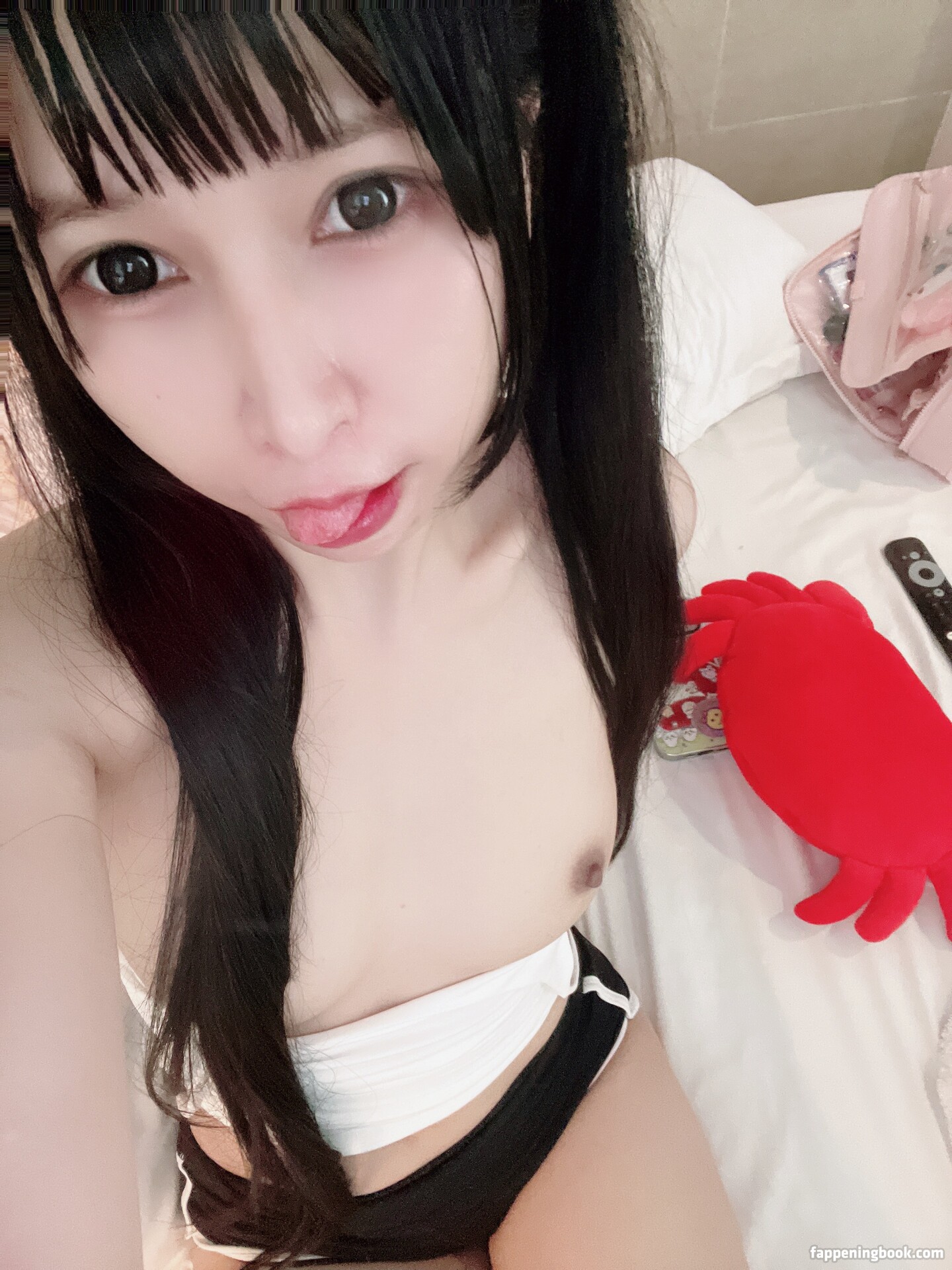 Joyce Poring Onlyfans Nude Leaked Photos photo leak 13 of 49