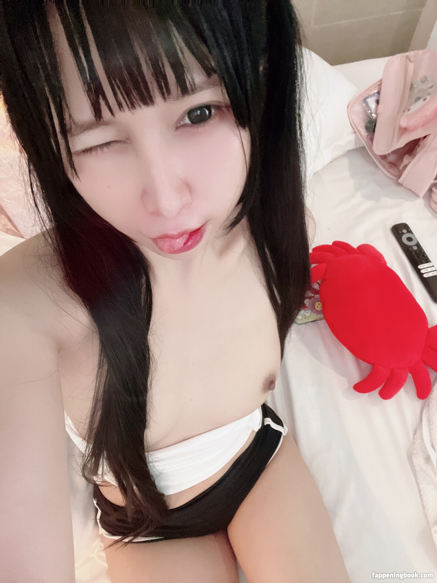 Joyce Poring Onlyfans Nude Leaked Photos photo leak 35 of 49