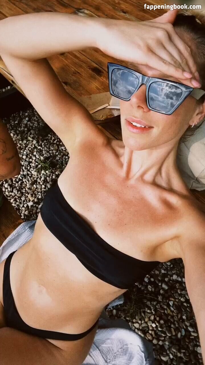 Cheyenne Pahde Onlyfans Nude Leaked Photos photo leak 30 of 49