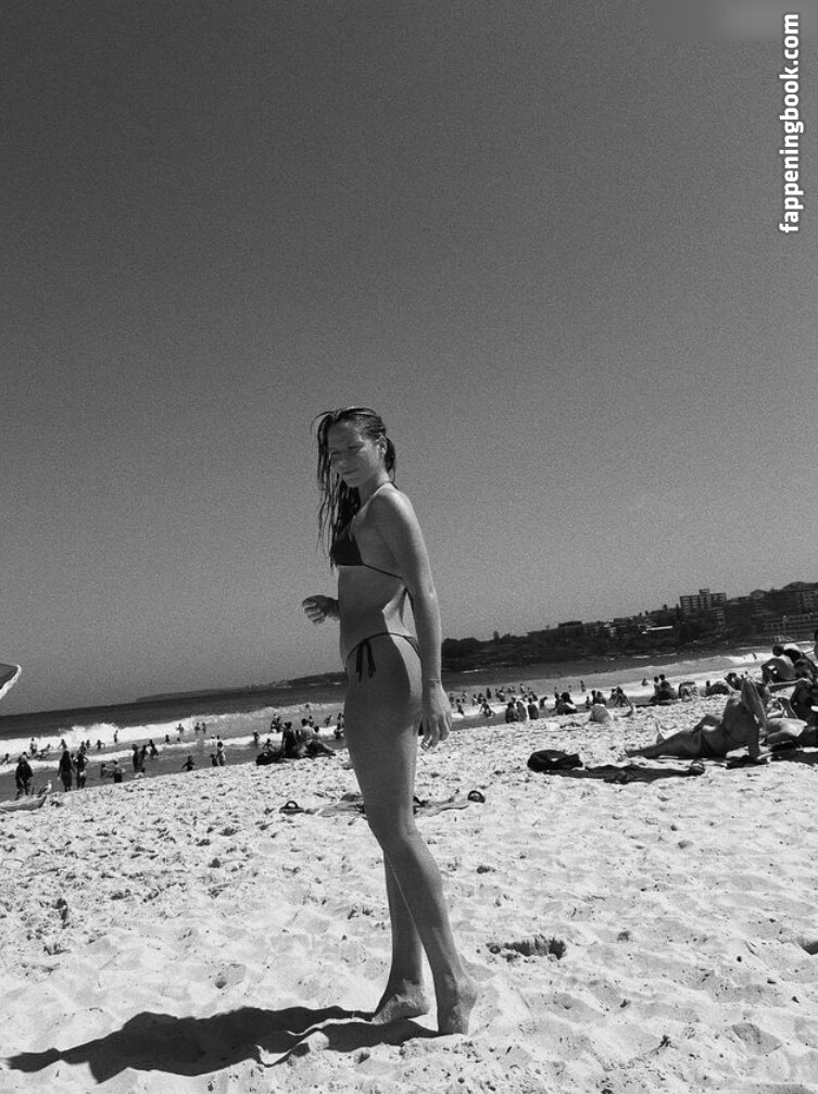 Cheyenne Pahde Onlyfans Nude Leaked Photos photo leak 38 of 49