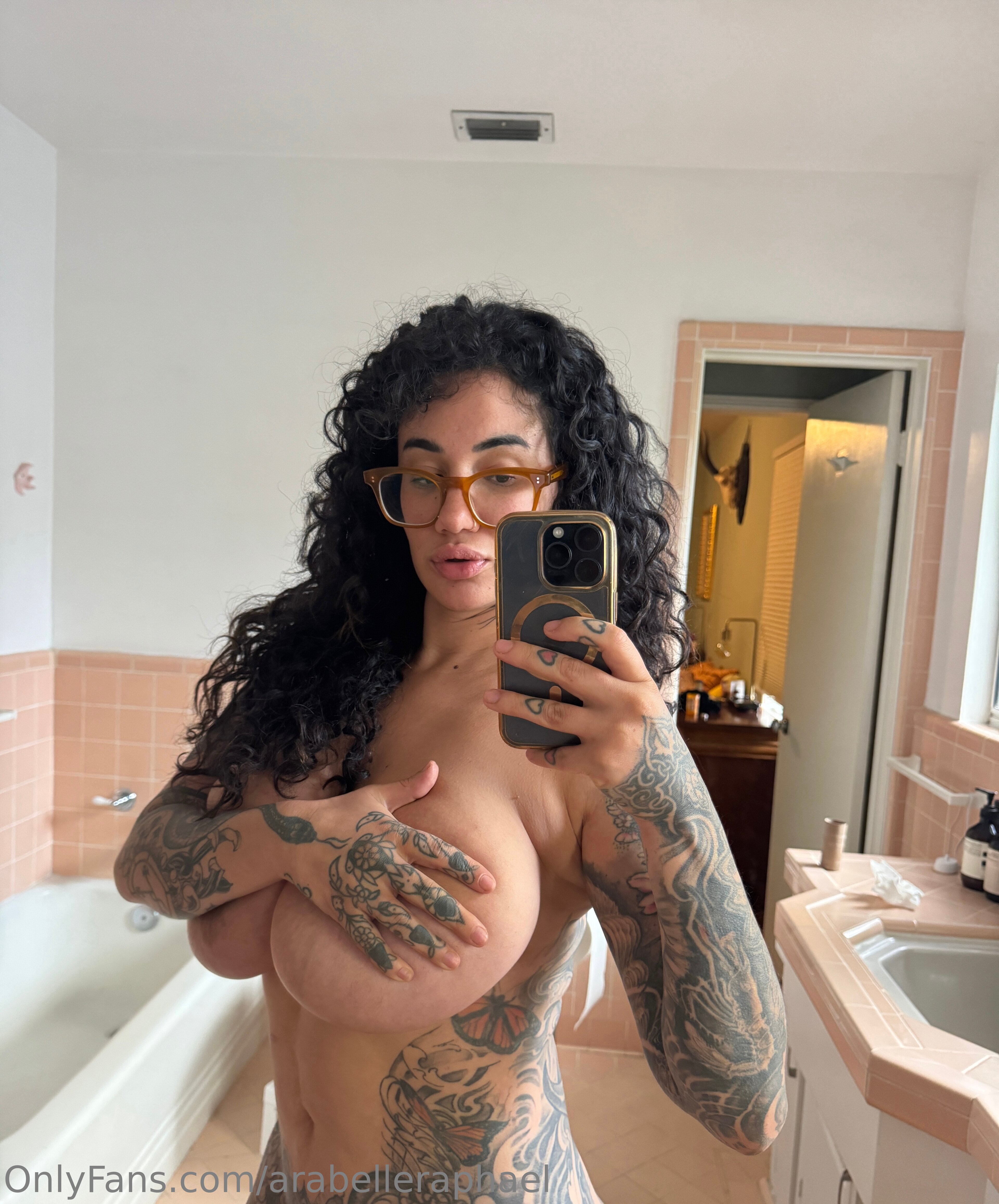 Arabelle Raphael ManyVids Nude Leaks photo leak 335 of 1210