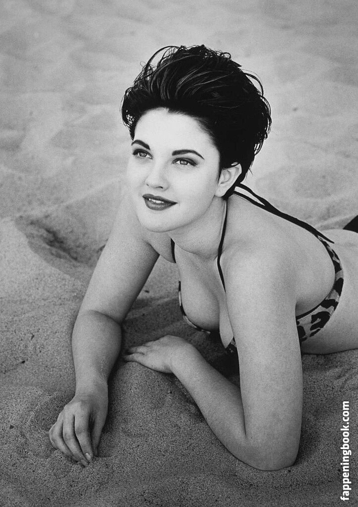 Drew Barrymore Onlyfans Nude Leaked Photos photo leak 14 of 50