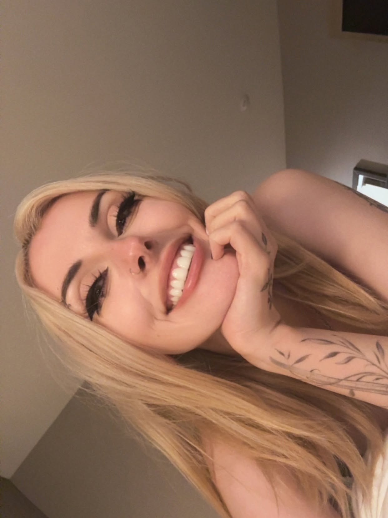 Rolyatistaylor Patreon Nude Leaks photo leak 238 of 878