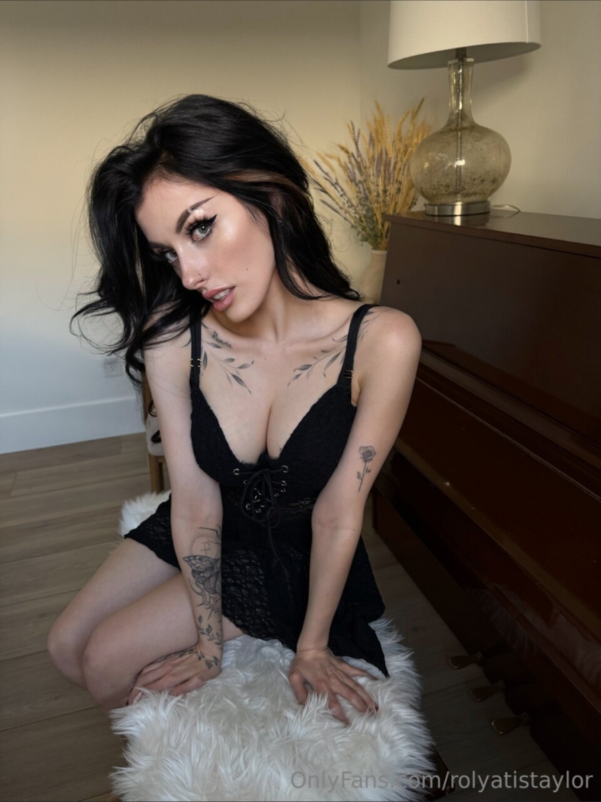 Rolyatistaylor Patreon Nude Leaks photo leak 410 of 878