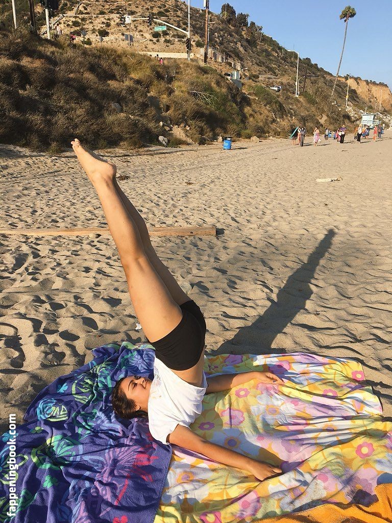 Ariela Barer Onlyfans Nude Leaked Photos photo leak 19 of 49