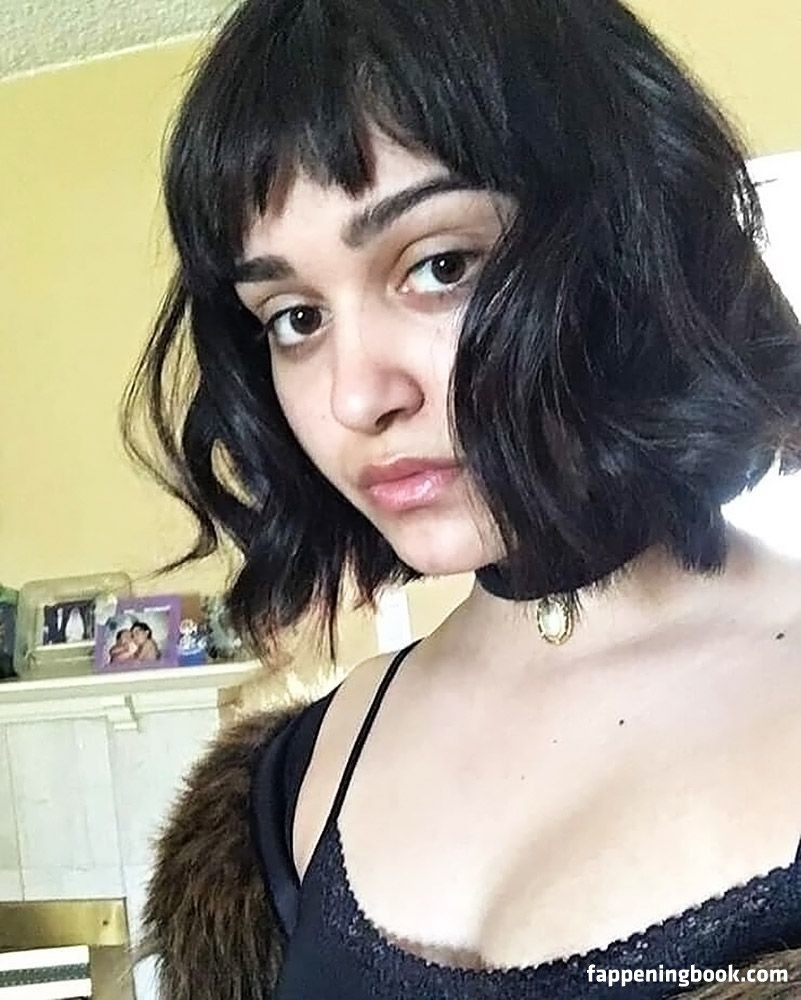 Ariela Barer Onlyfans Nude Leaked Photos photo leak 40 of 49