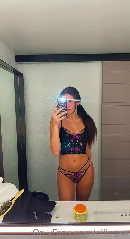 ellie.vandeel | elliegxo OnlyFans Nude Leaks photo leak 136 of 327