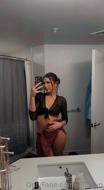 ellie.vandeel | elliegxo OnlyFans Nude Leaks photo leak 142 of 327