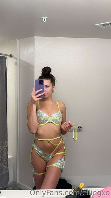 ellie.vandeel | elliegxo OnlyFans Nude Leaks photo leak 205 of 327