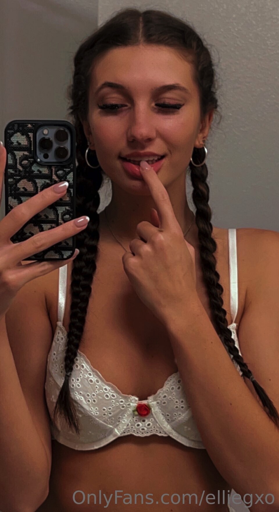 ellie.vandeel | elliegxo OnlyFans Nude Leaks photo leak 307 of 327