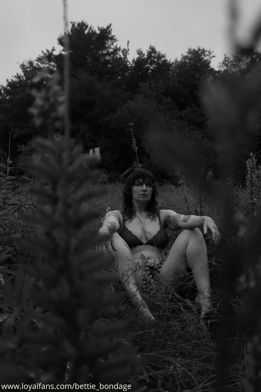Bettie Bondage ManyVids Nude Leaks photo leak 188 of 496