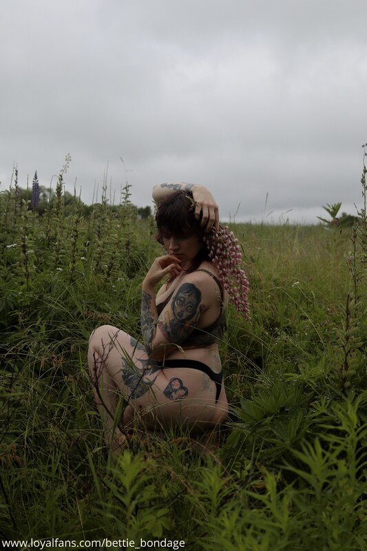 Bettie Bondage ManyVids Nude Leaks photo leak 198 of 496