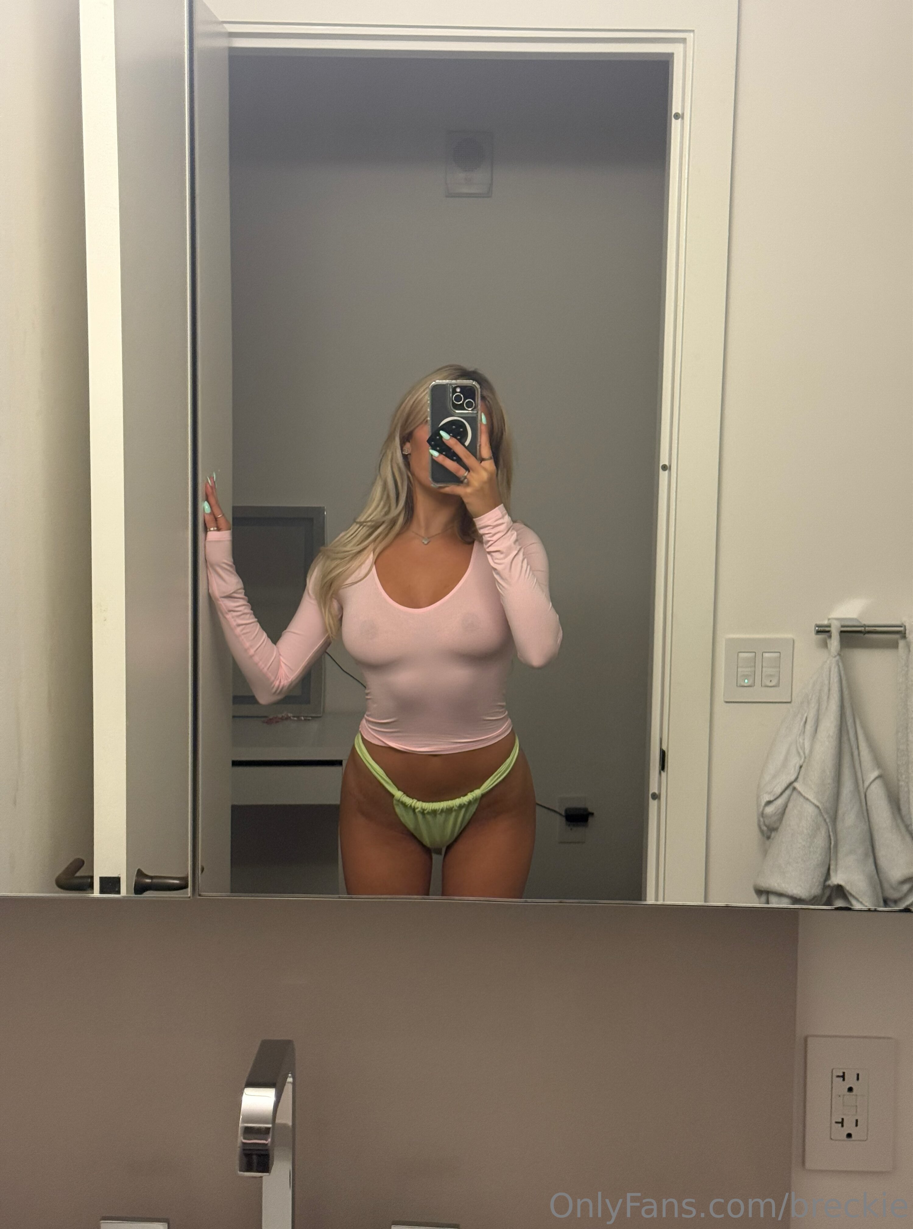 Breckie Hill OnlyFans Nude Leaks photo leak 366 of 2024
