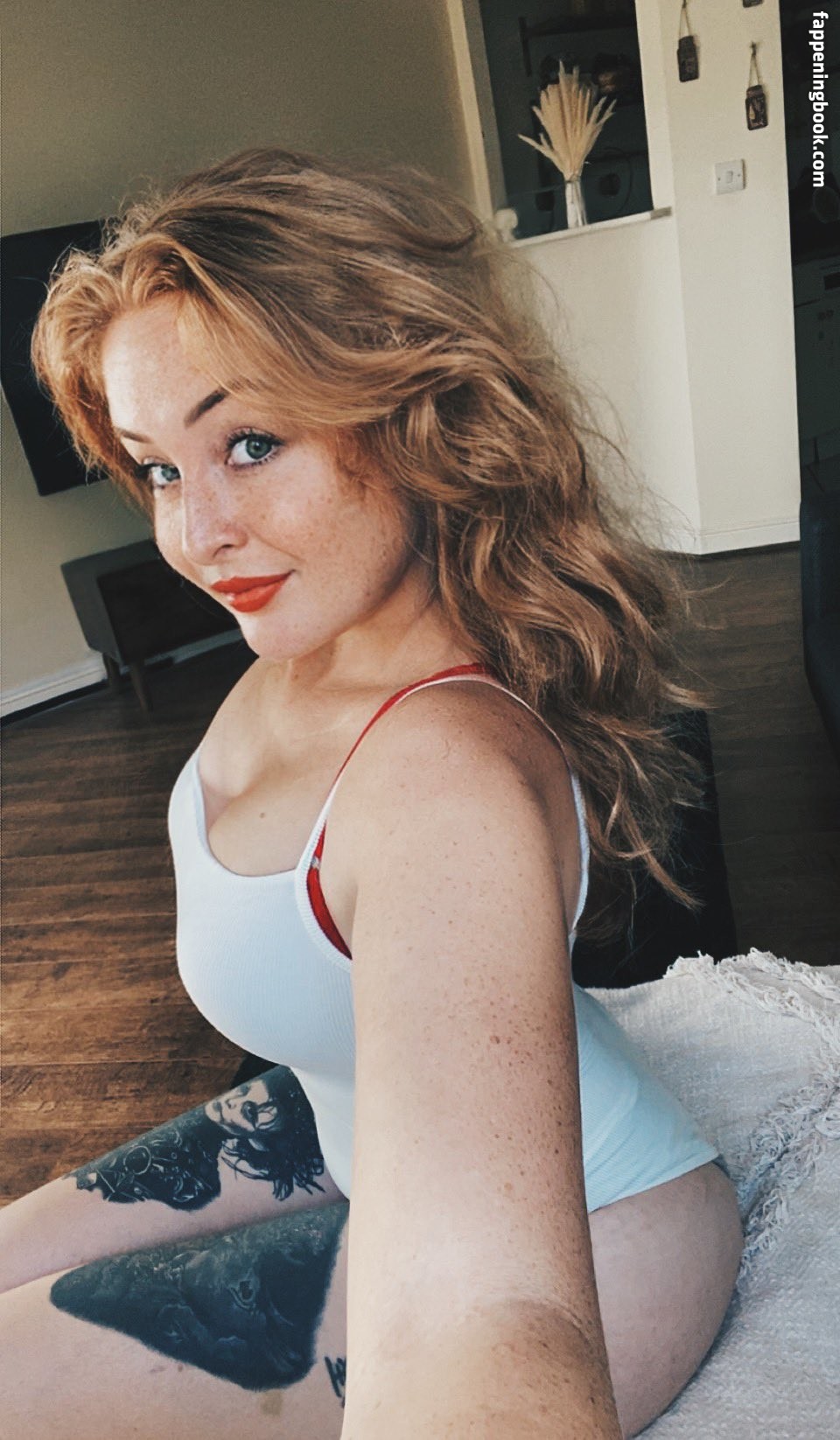 LittleRed_x Onlyfans Nude Leaked Photos photo leak 45 of 48
