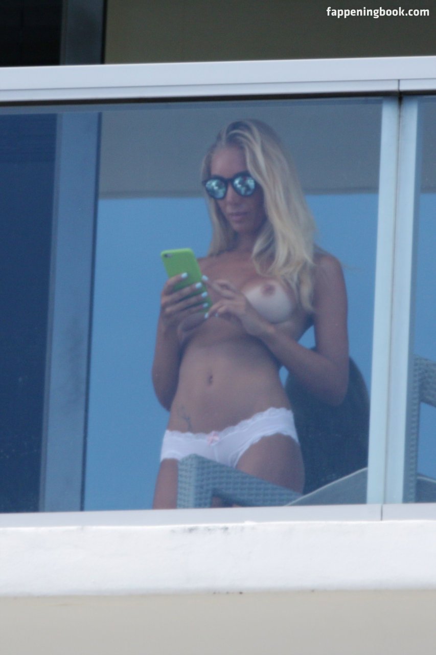 Laura Cremaschi Onlyfans Nude Leaked Photos photo leak 16 of 36