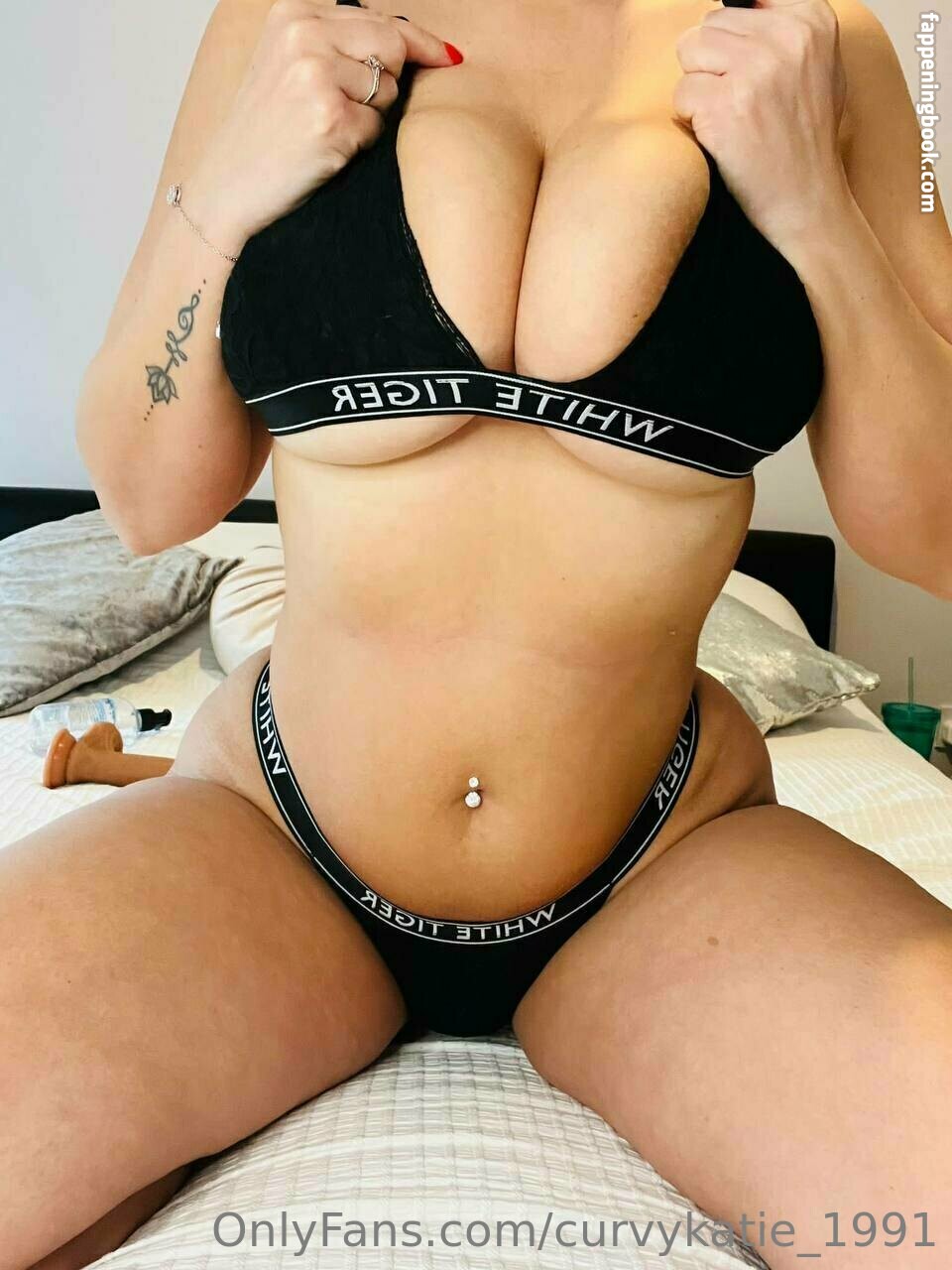 curvykatie_1991 Onlyfans Nude Leaked Photos photo leak 22 of 49