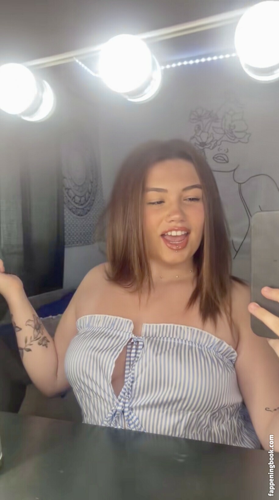 Nicole Dyer Onlyfans Nude Leaked Photos photo leak 22 of 37