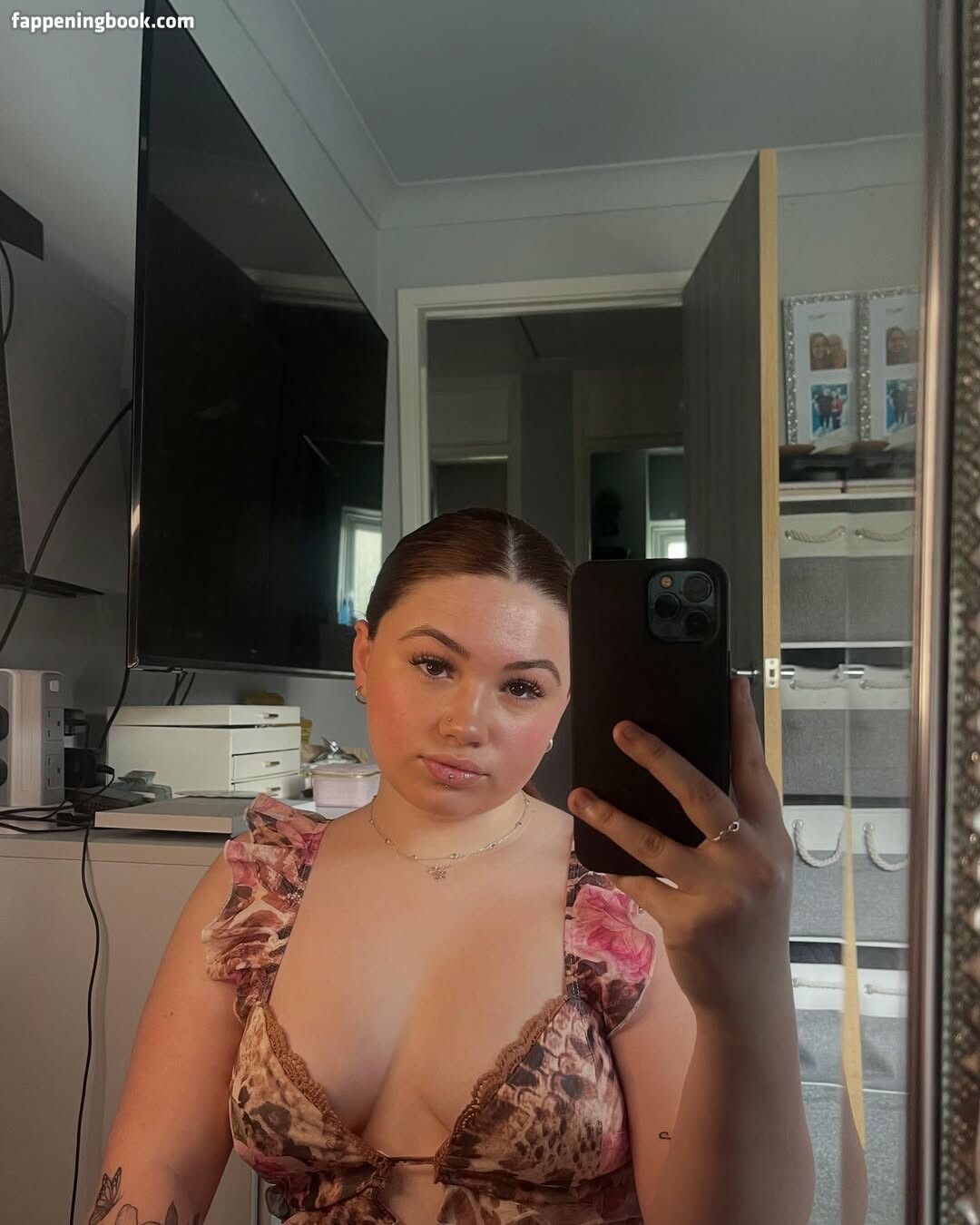Nicole Dyer Onlyfans Nude Leaked Photos photo leak 32 of 37
