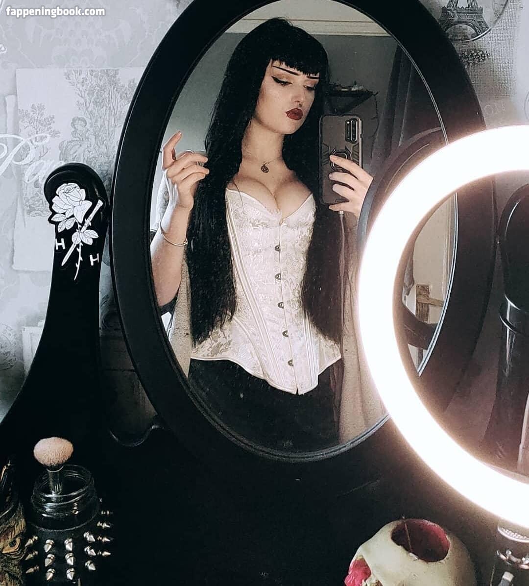 missdellavigne Onlyfans Nude Leaked Photos photo leak 21 of 44