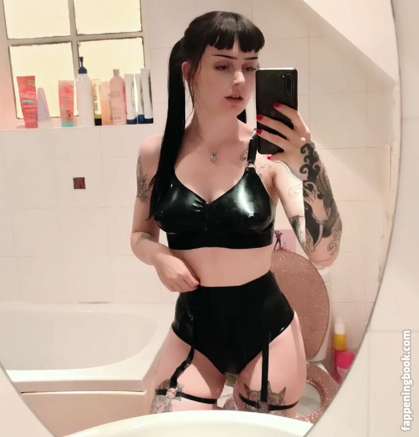 missdellavigne Onlyfans Nude Leaked Photos photo leak 40 of 44