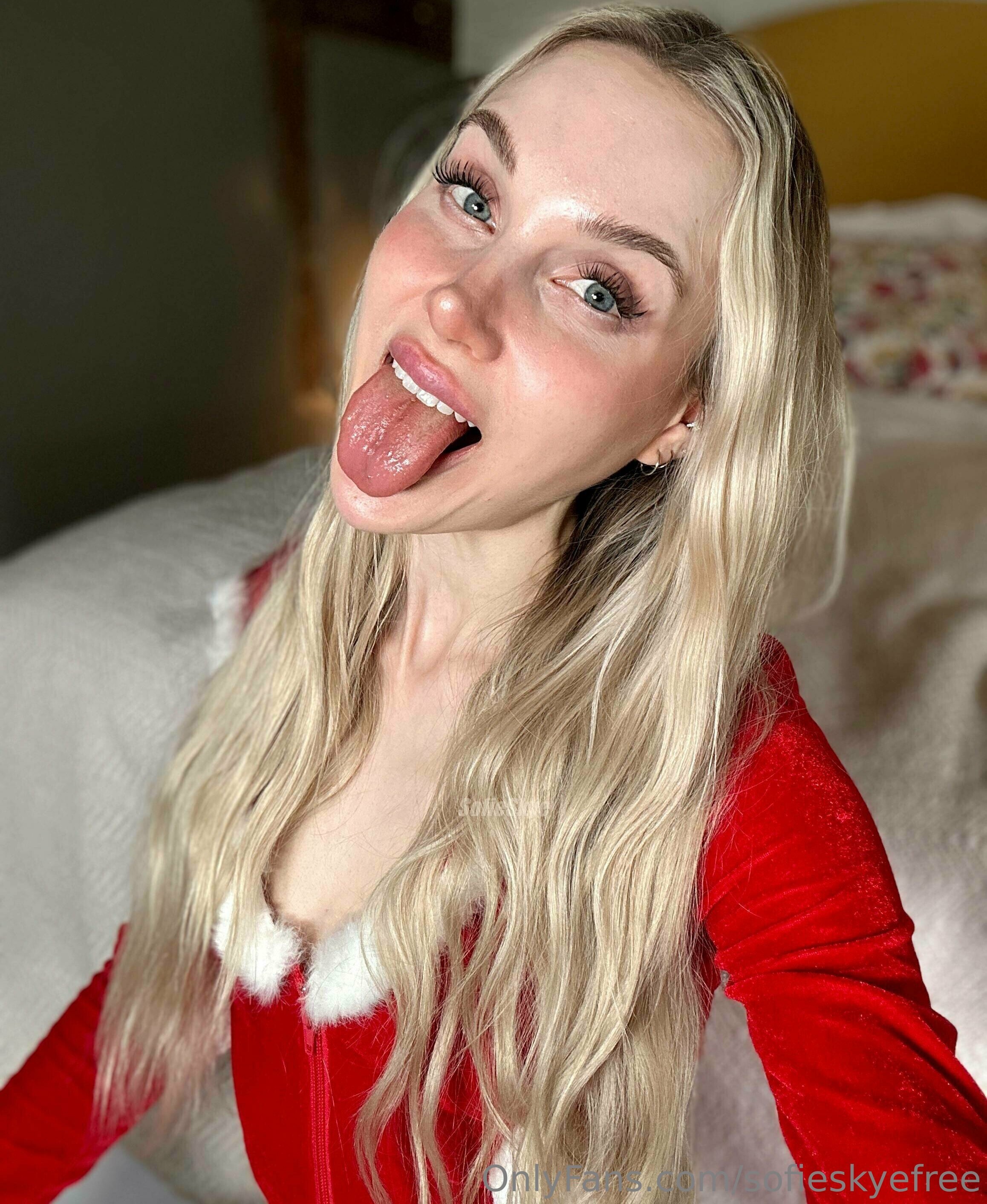 Sofie Skye | Sophia Love ManyVids Nude Leaks photo leak 1 of 47
