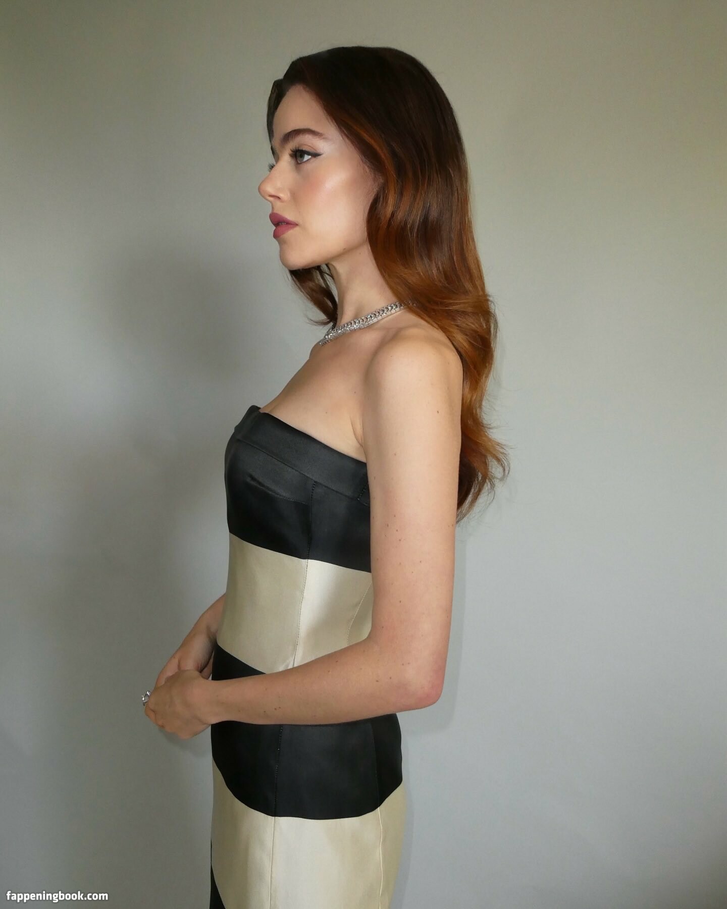 Molly Gordon Onlyfans Nude Leaked Photos photo leak 28 of 46