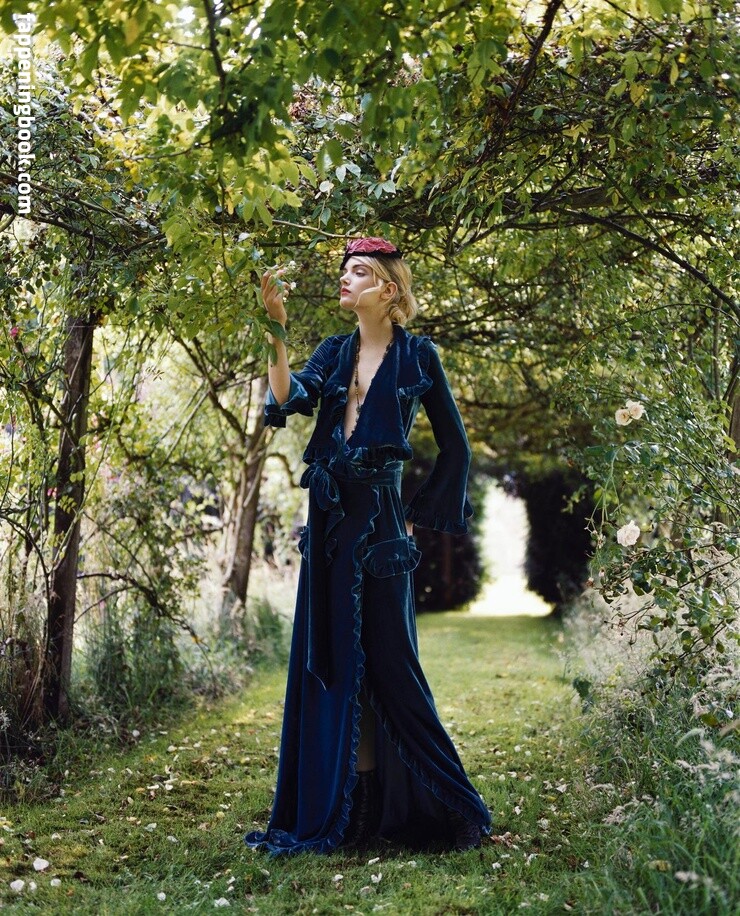 Lily Donaldson Onlyfans Nude Leaked Photos photo leak 10 of 40
