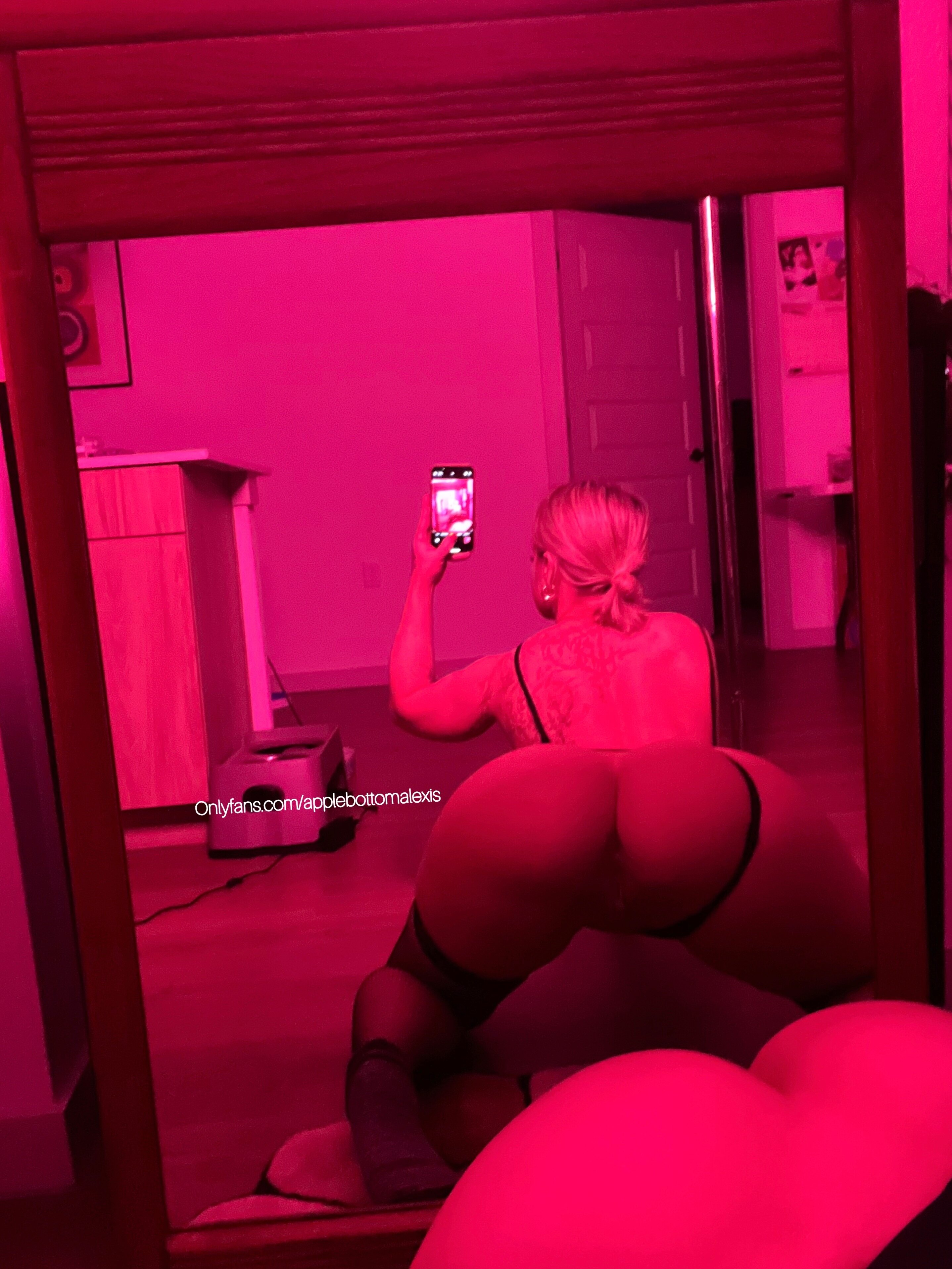 Msjackiejane | applebottomalexis | imjaneford OnlyFans Nude Leaks photo leak 94 of 101