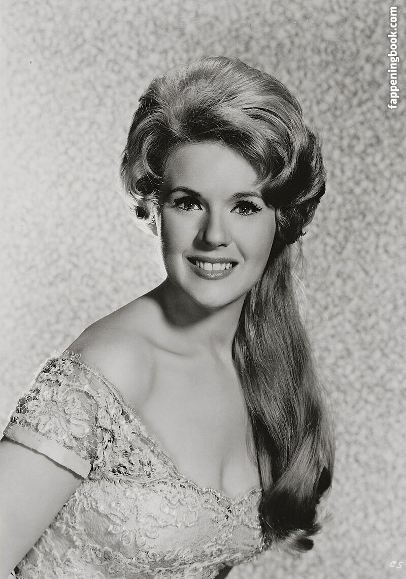 Connie Stevens Onlyfans Nude Leaked Photos photo leak 7 of 31