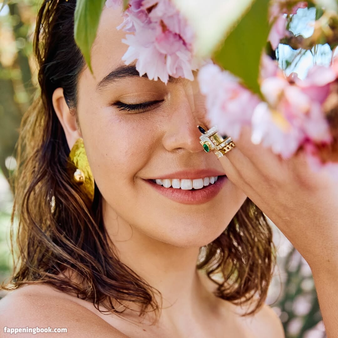 Bailee Madison Onlyfans Nude Leaked Photos photo leak 4 of 49
