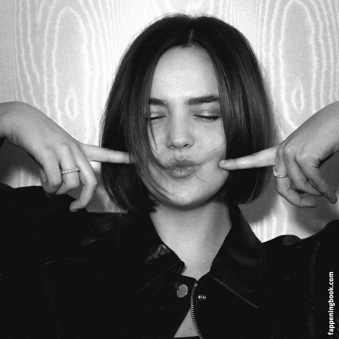 Bailee Madison Onlyfans Nude Leaked Photos photo leak 8 of 49